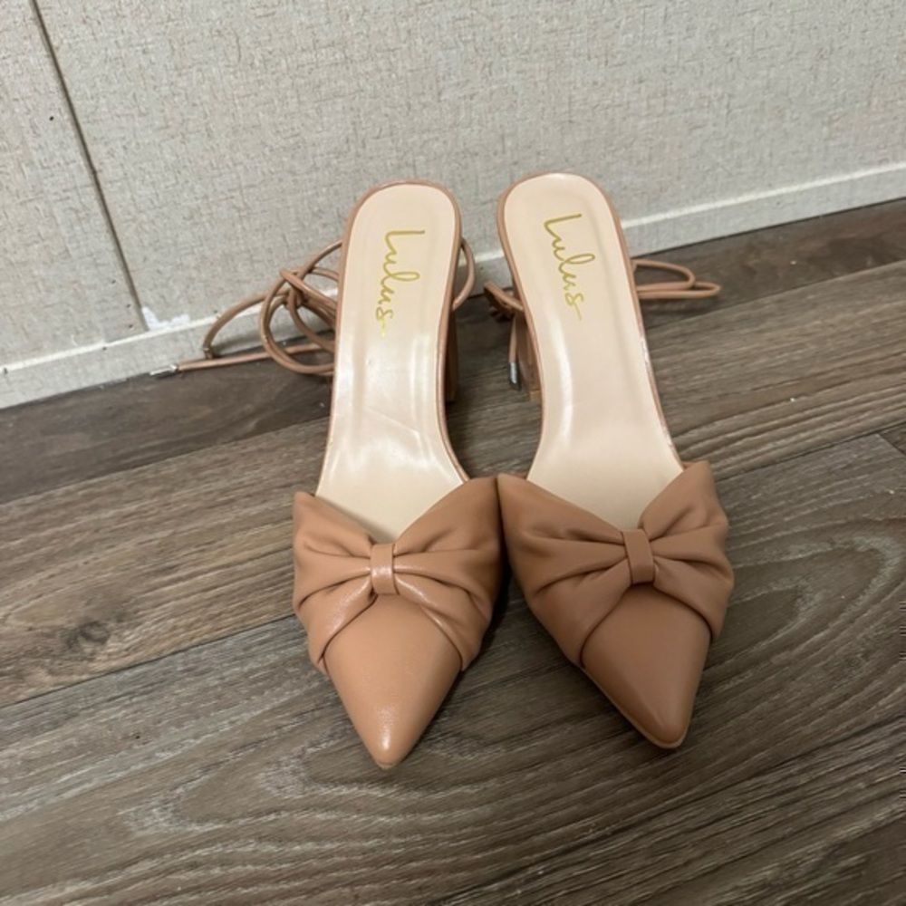 Lulu tan lace up bow block heel sz 6.5